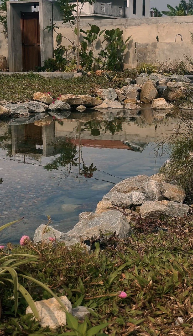 Stream batu natural pool Elma